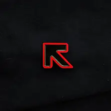 Ruka Hore – RH Pin black/orange (Odznak)