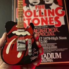 Gitara Mini Guitar: Tongue & Lips