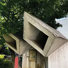 AN INFINITE ANTENNA thumbnail