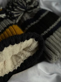 Pom Pom beanie thumbnail