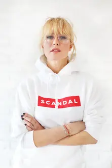 Simona Krainová – SCANDAL HOODIE (Mikina)