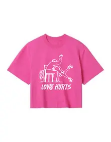 TEES – Love Hurts Crop Top (Tričko)