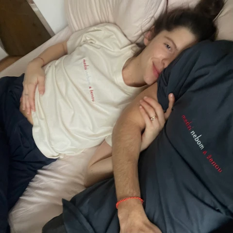 medzi nebom a ženou