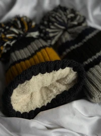 Pom Pom beanie thumbnail
