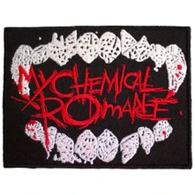My Chemical Romance, Nažehlovačka The Black Parade Logo Fangs