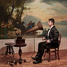 Vinyl WOLASTOQIYIK LINTUWAKONAWA