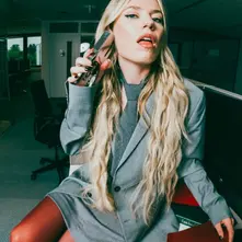 LOV3LESS, Vinyl CHIEF EXECUTIVE OFFICER